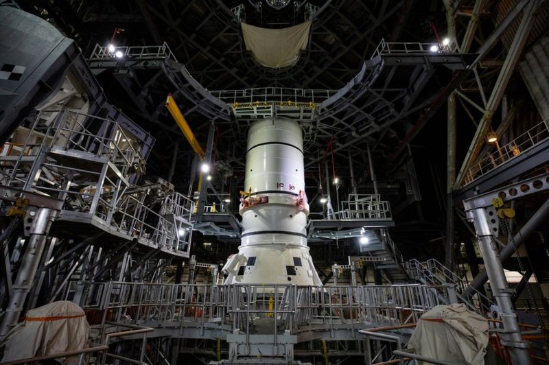 Persiapan roket gigantik NASA untuk misi Artemis