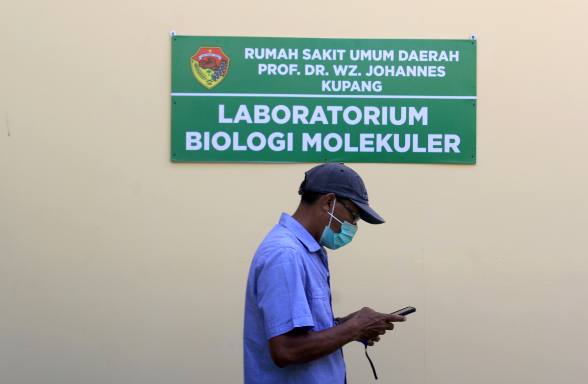 Laboratorium Polymerase Chain Reaction (PCR) RS WZ Johannes Kupang.