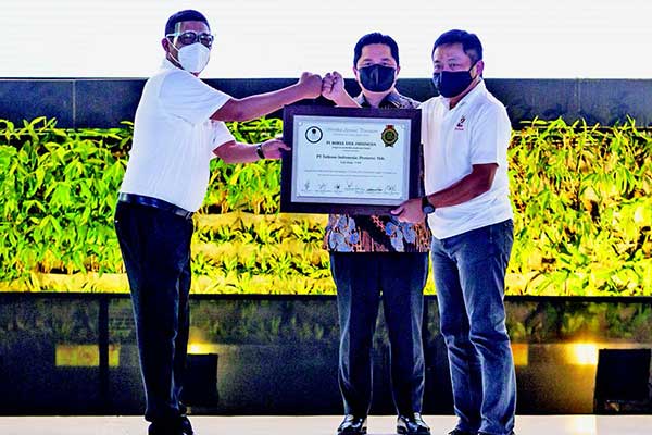 Peringatan 25 tahun initial public offering (IPO) Telkom di Jakarta, kemarin.