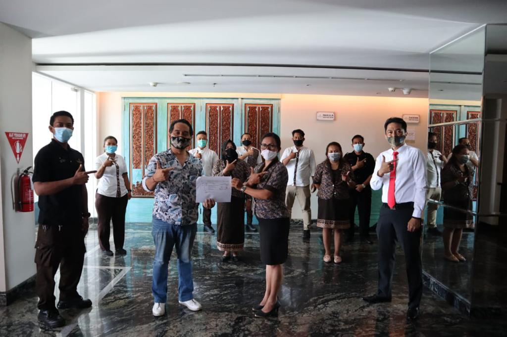 Jambuluwuk Oceano Seminyak di Bali berhasil meraih sertifikasi CHSE yang dinisiasi Kementerian Pariwisata dan Ekonomi Kreatif.