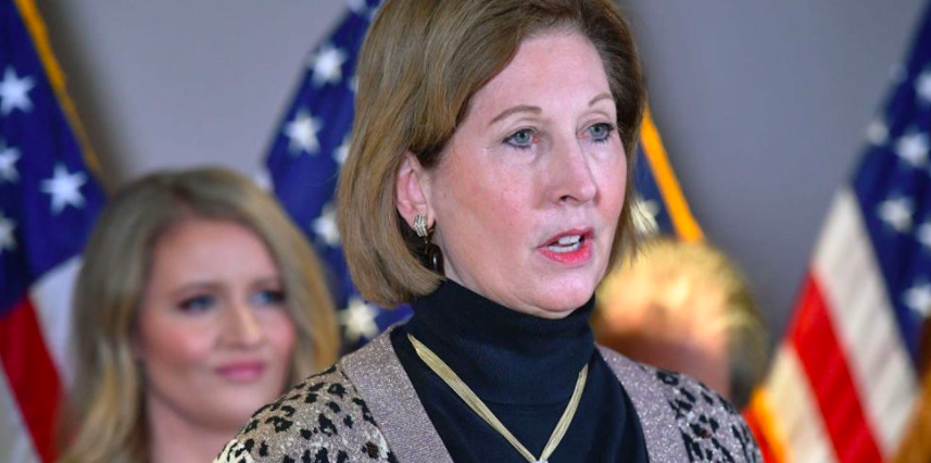 Sidney Powell Dikeluarkan dari Tim Hukum Donald Trump