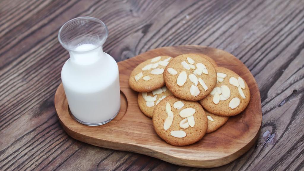 Salah satu penganan dari susu yang dibuat  Chef Devina Hermawan.