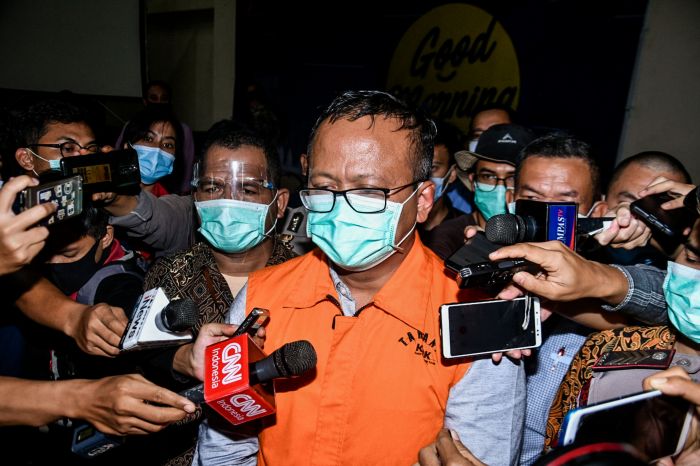 Edhy Prabowo usai diperiksa KPK langsung ditahan