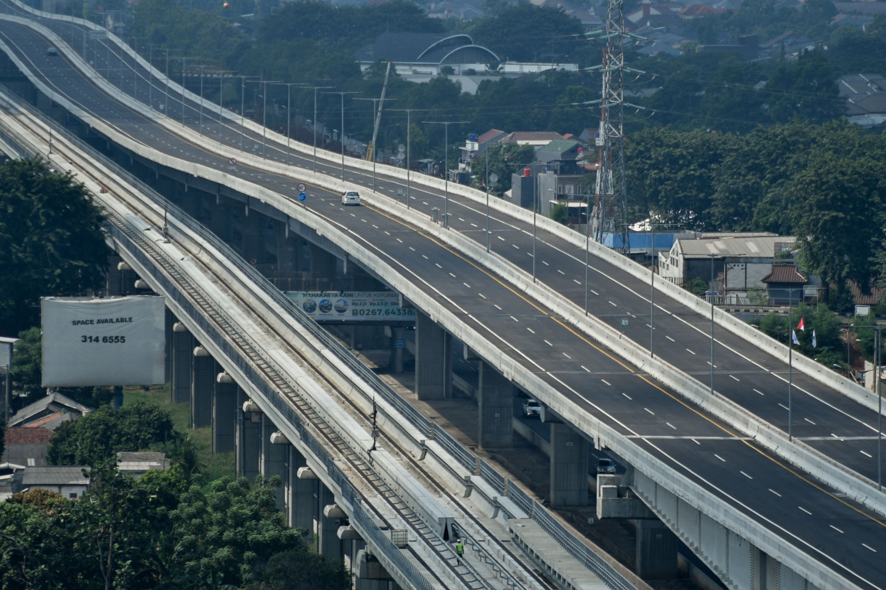 Foto udara ruas Tol Layang Jakarta-Cikampek.