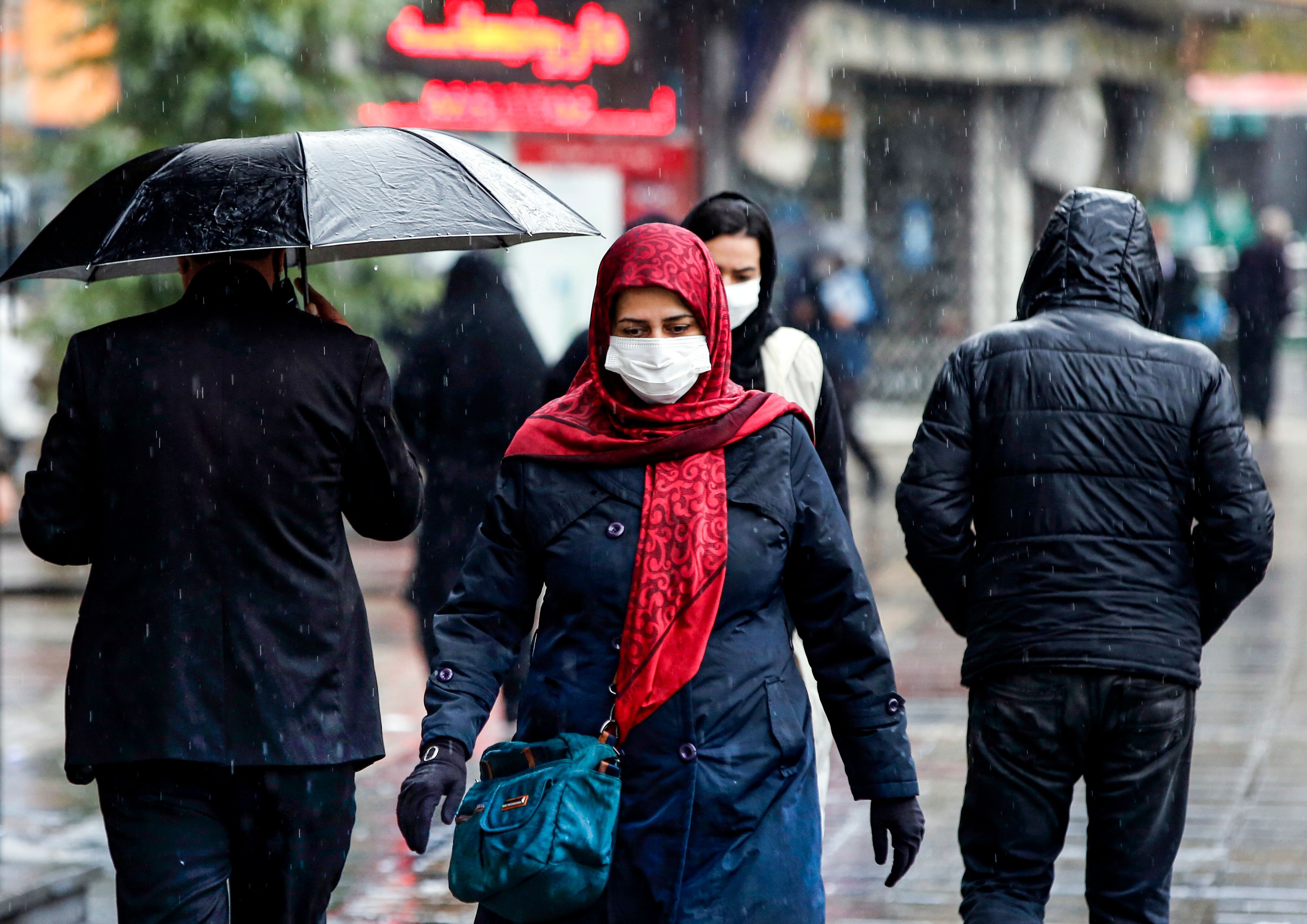 Iran Tutup Seluruh Usaha Non-esensial