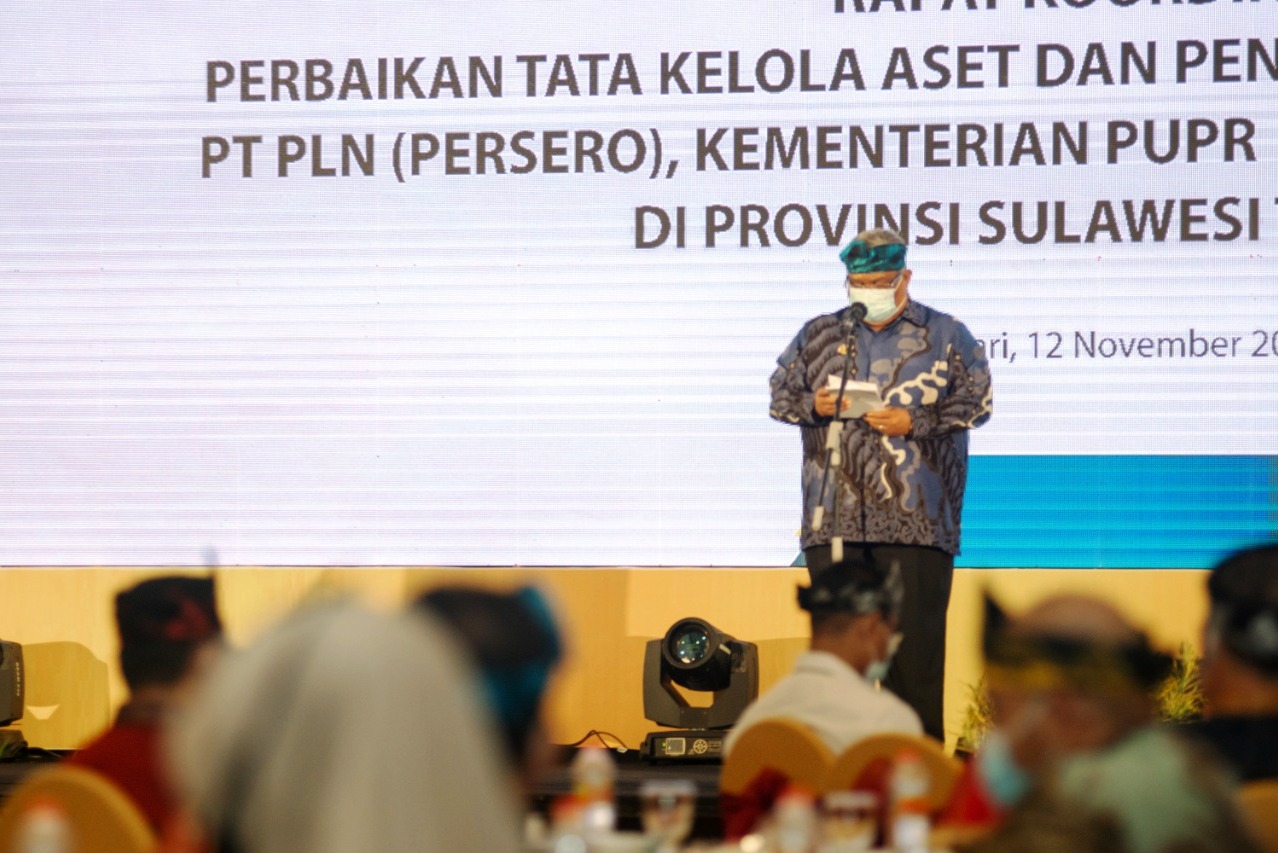 Gubernur Sultra H Ali Mazi