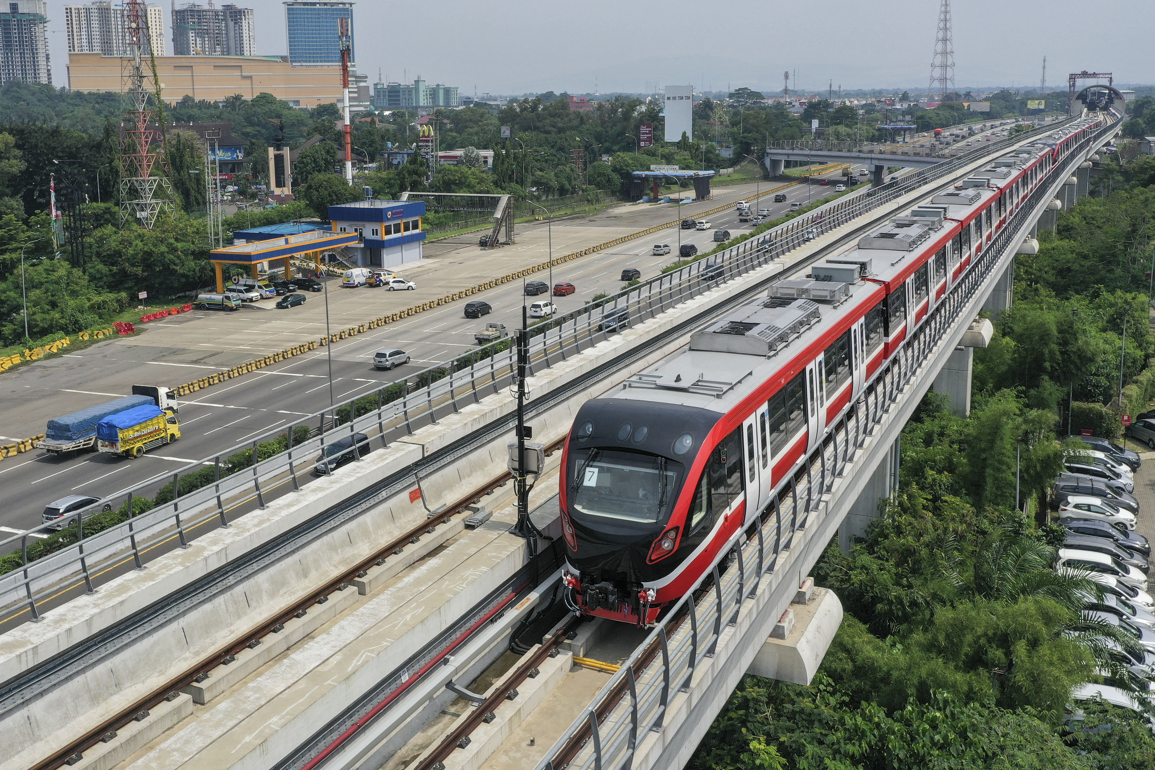 Ujicoba LRT