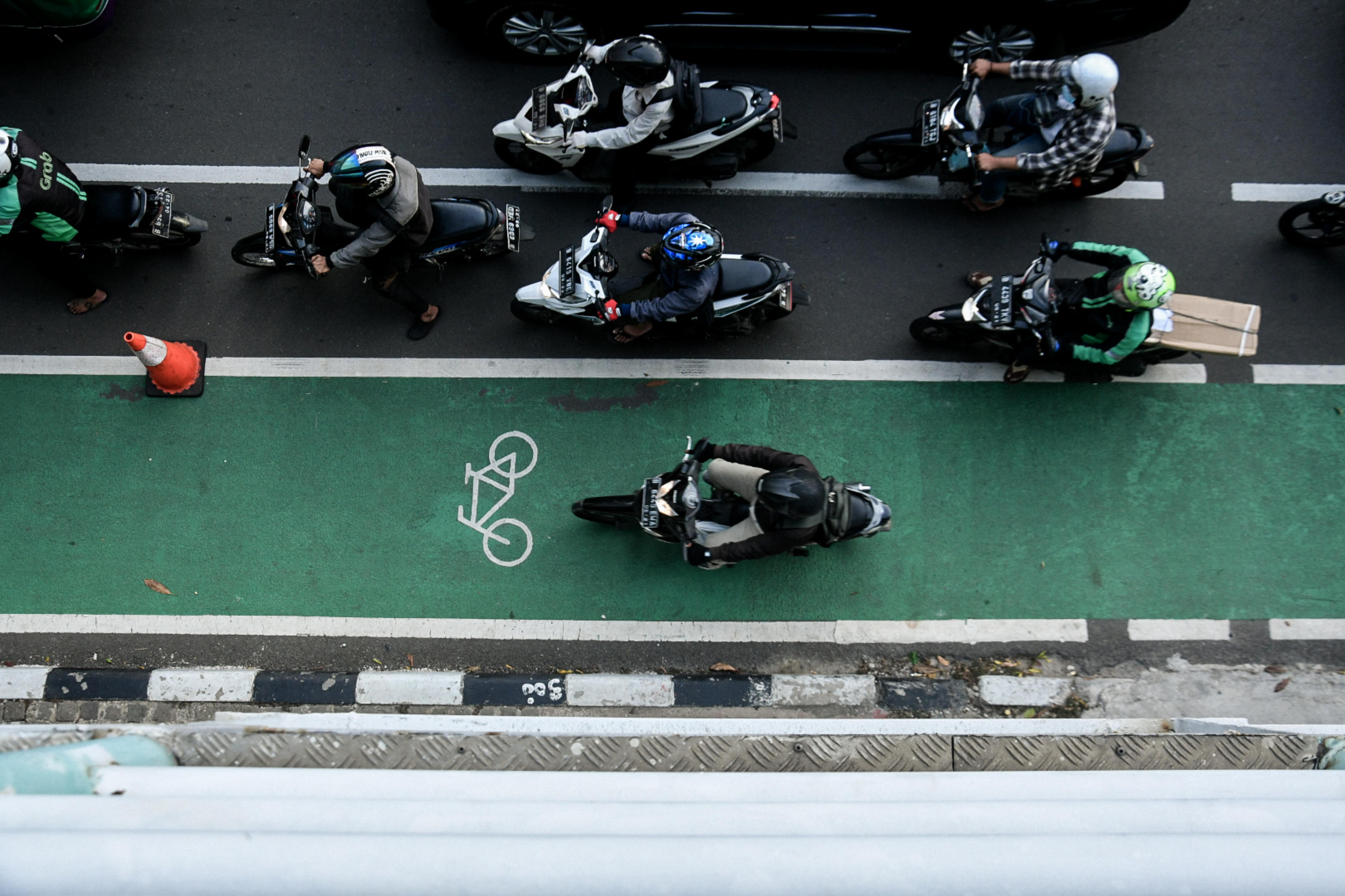 Pengguna sepeda motor di Jakarta