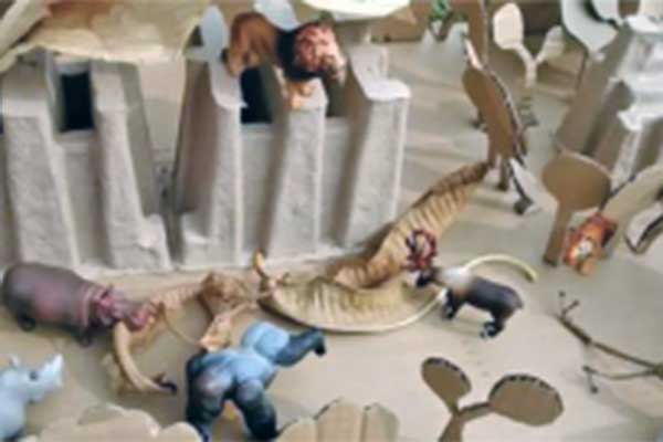 Membuat mainan kardus bekas