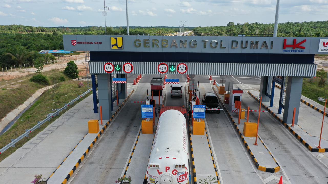 Pintu gerbang tol Dumai