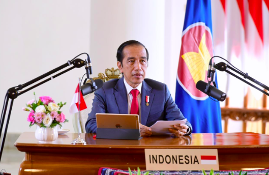 Presiden Joko Widodo atau Jokowi menghadiri rangkaian Konferensi Tingkat Tinggi atau KTT ASEAN ke-37 secara virtual.
