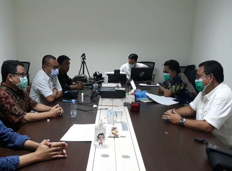 Kuasa hukum pasangan Rusdy Mastura-Ma’mun Amir melaporkan dugaan pelanggaran pasangan nomor 1 ke KPUD Sulteng.