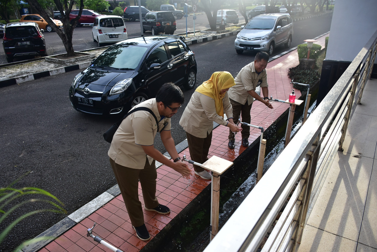 Ilustrasi: penerapan protokol kesehatan di perkantoran