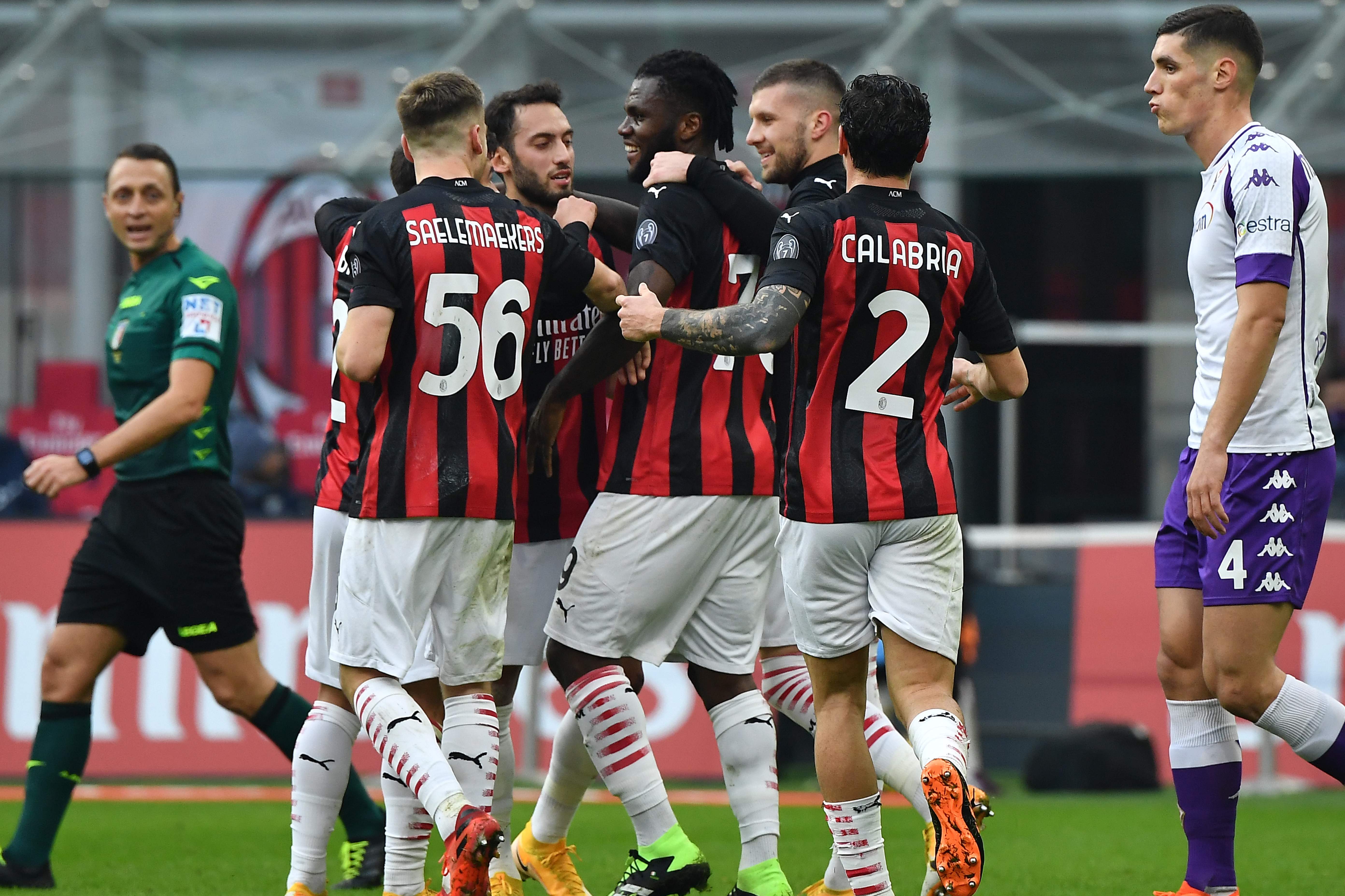 Menang Atas Fiorentina, AC Milan Kokoh di Puncak Klasemen