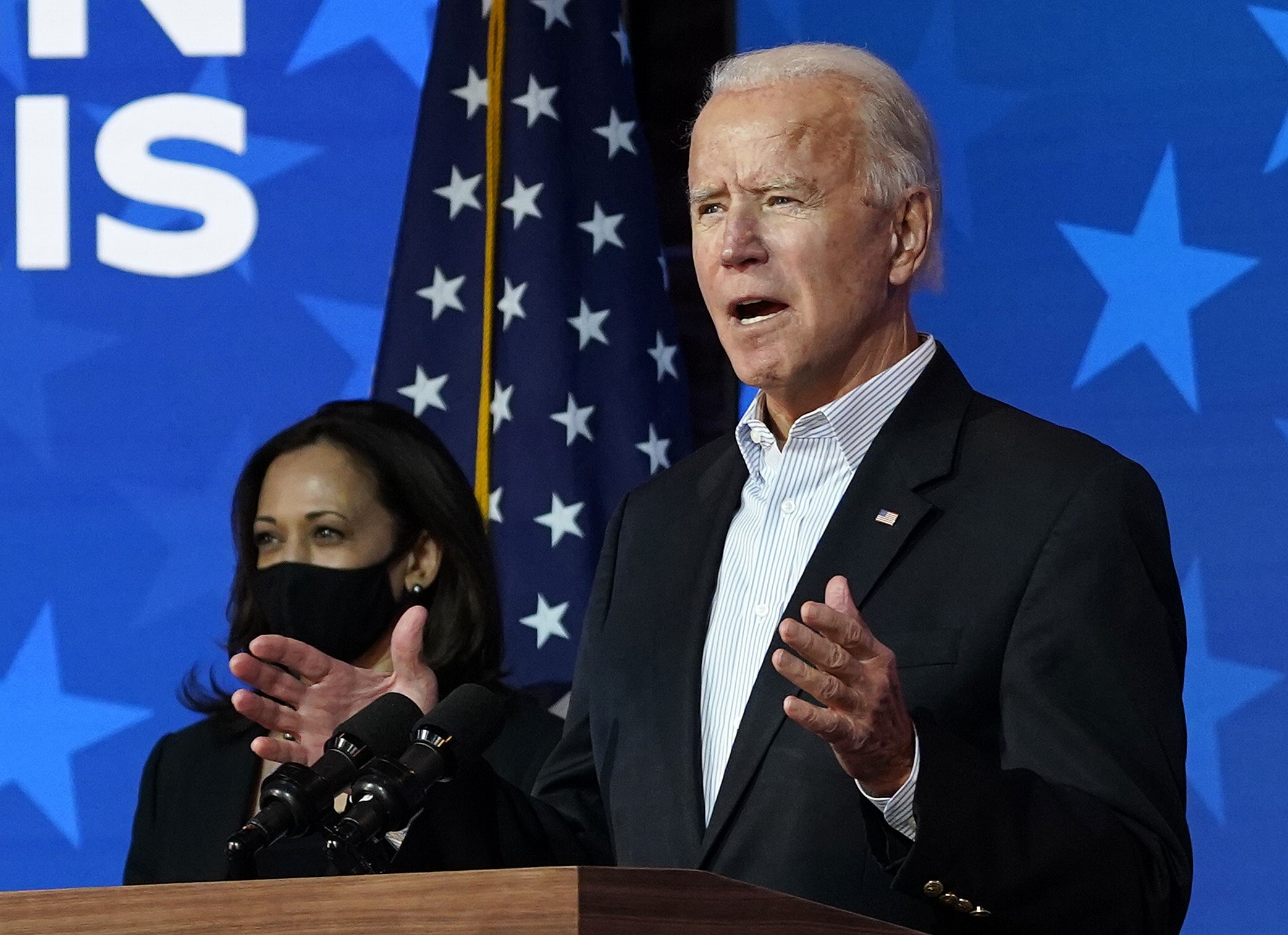 Kandidat Presiden AS dari Partai Demokrat Joe Biden didampingi calon wakilnya, Kamala Harris, berbicara di Wilmington, Dellaware.
