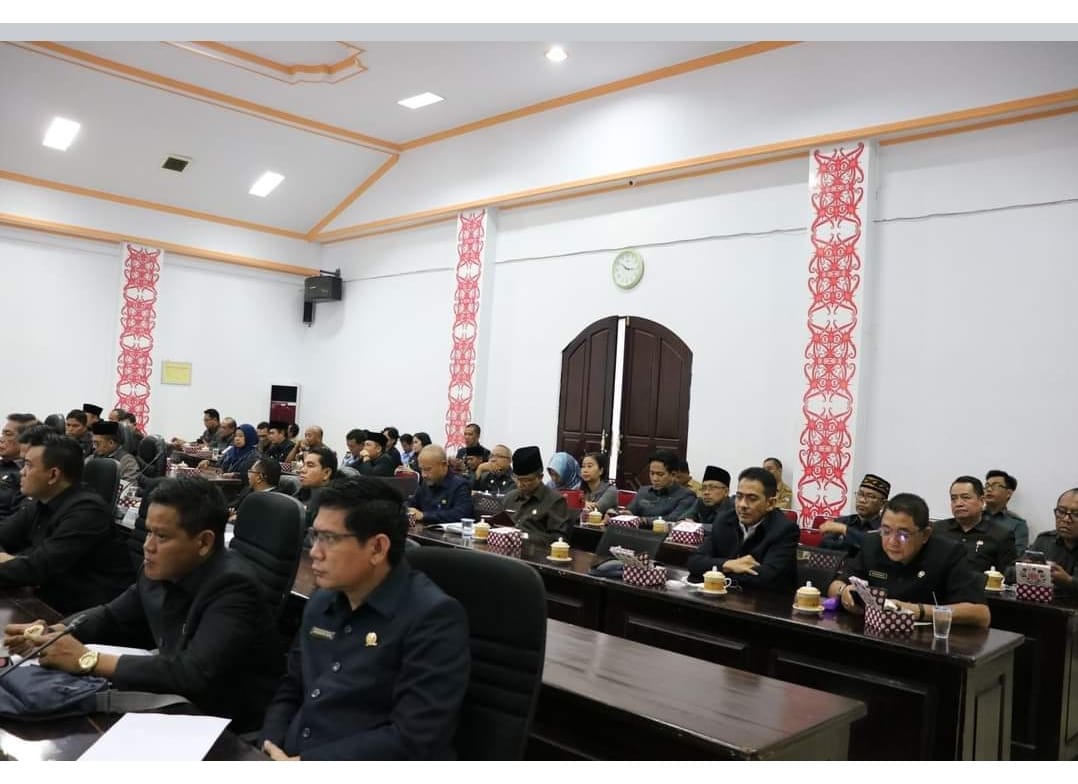 Rapat Peripurna DPRD Ketapang, Kalimantan Barat .