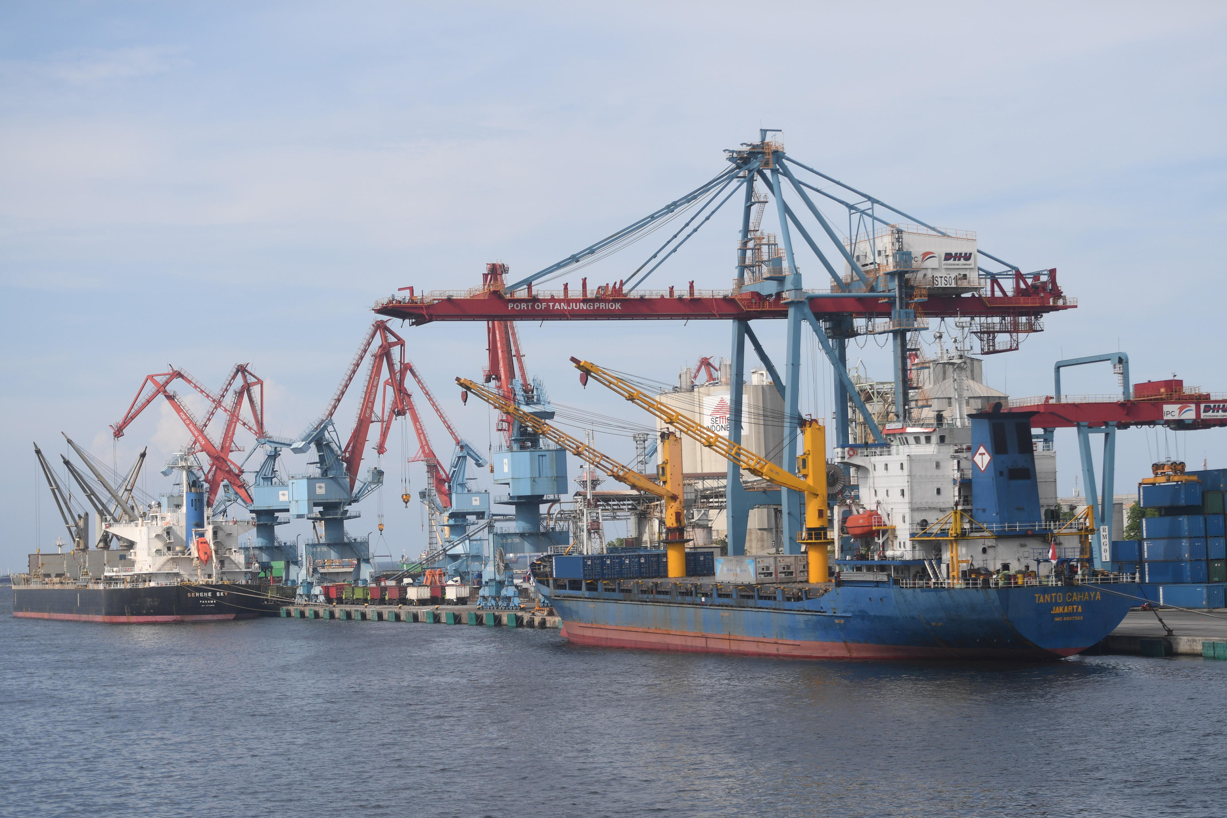 Kemendag menyatakan RCEP yang ditandatangani Minggu (15/11) diharapkan meningkatkan ekspor Indonesia ke dunia sebesar 7,2 persen.