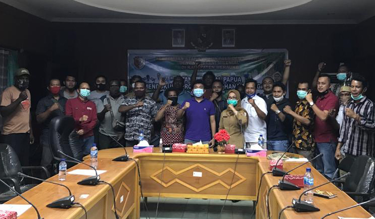 Pertemuan antara Staf Khusus Presiden Billy Mambrasar dengan perwakilan Petani Milenial Papua di Merauke. 