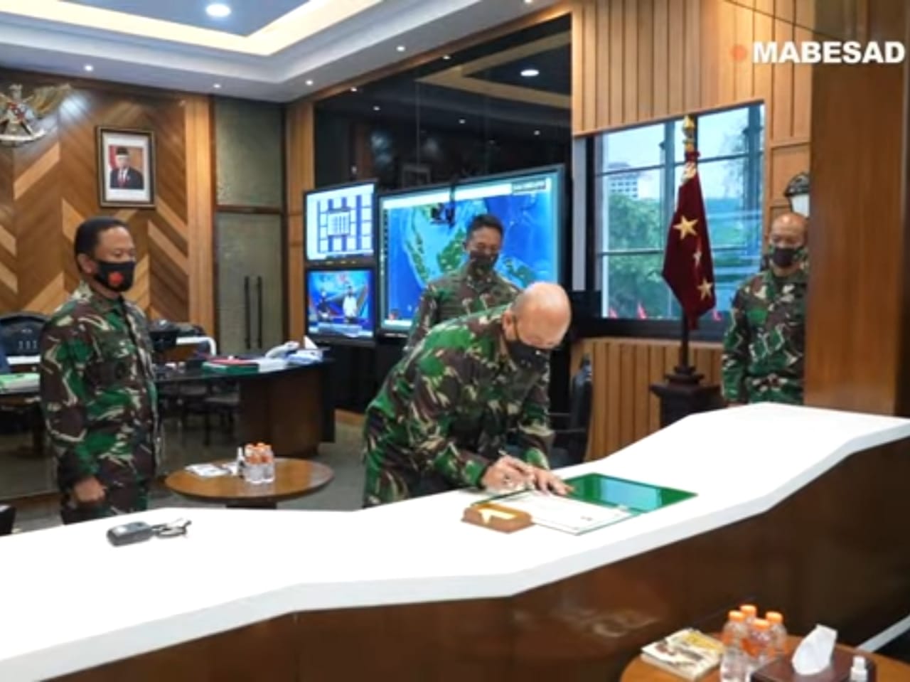 Serah terima jabatan Ketua Umum Inkopad dari Brigjen TNI Rosdianto kepada Kolonel Czi Panca Iswandaru, Selasa (10/11)