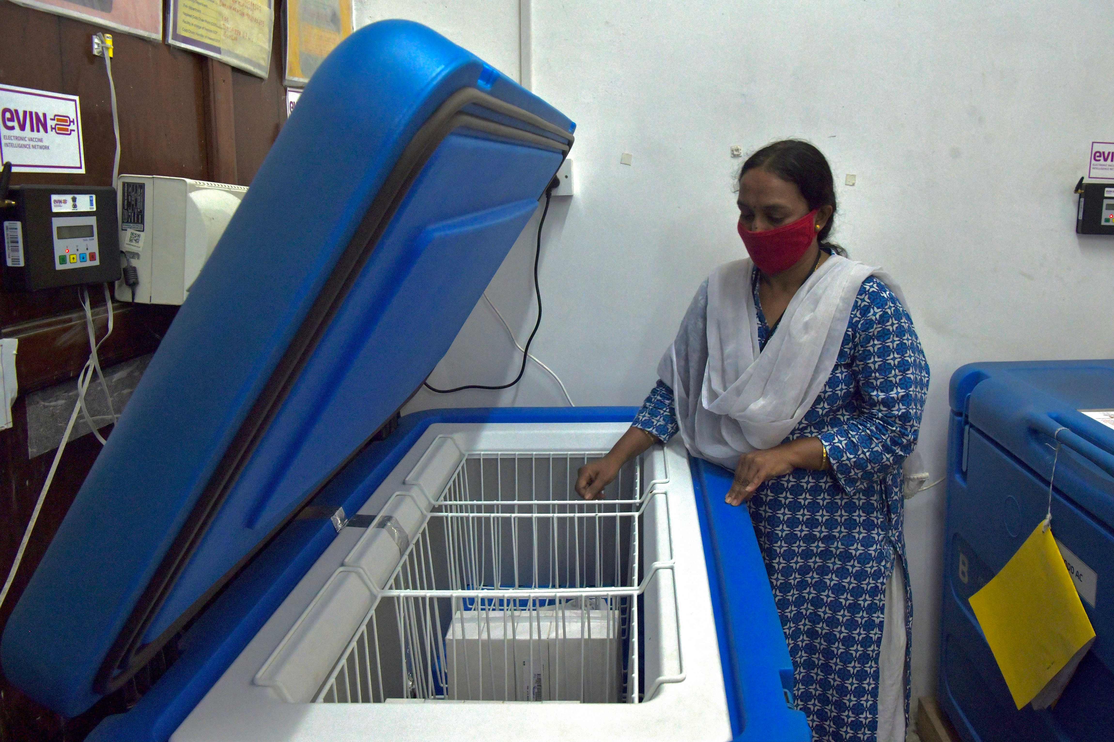 Electronic Vaccine Intelligence Network (EVIN) di rumah sakit pemerintah yang diusulkan oleh pemerintah kota Bangalore untuk penyimpanan 