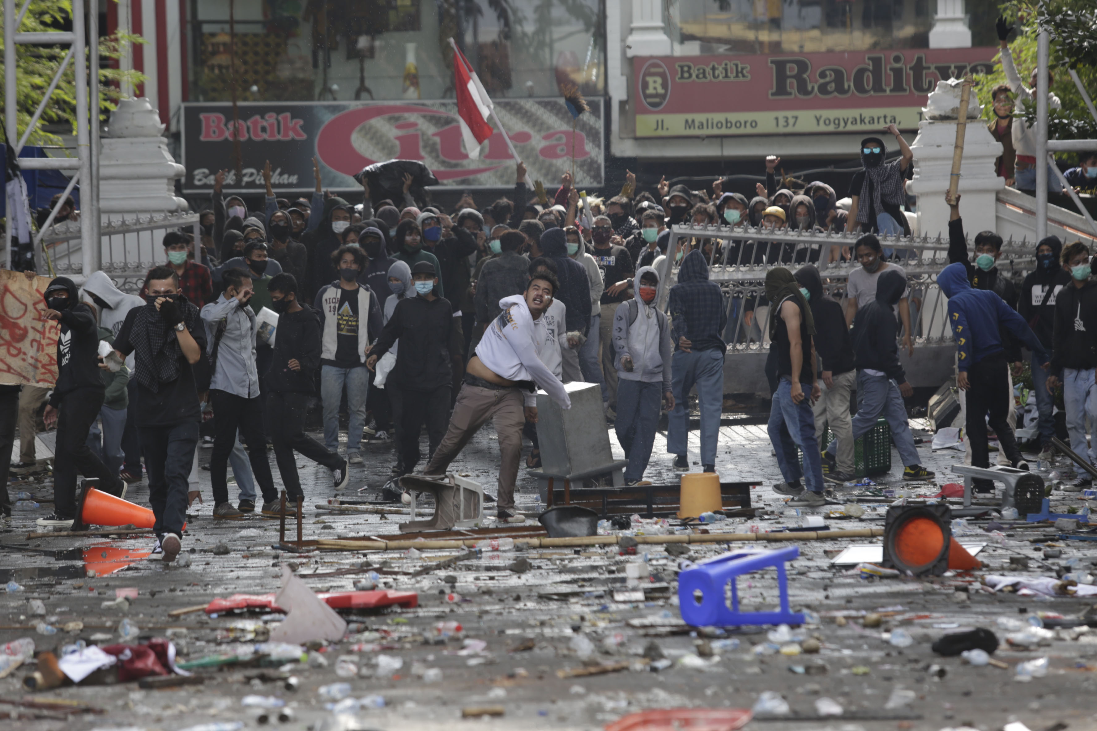 Aksi unjuk rasa menentang UU Cipta Kerja beberapa waktu lalu. 