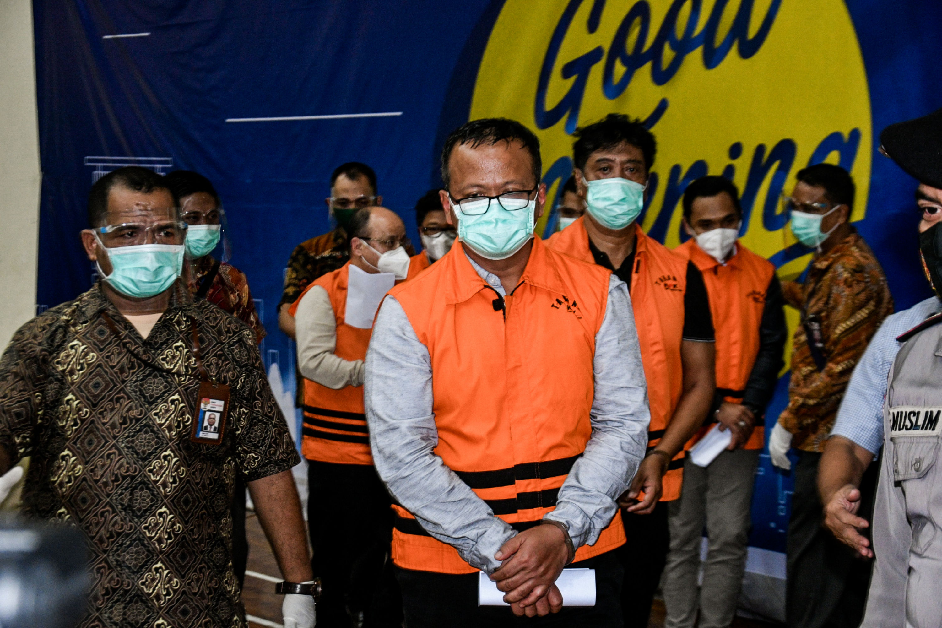 Menteri KKP Edhy Prabowo, langsung ditahan usai diperiksa, di Gedung KPK Merah Putih, Jakarta.
