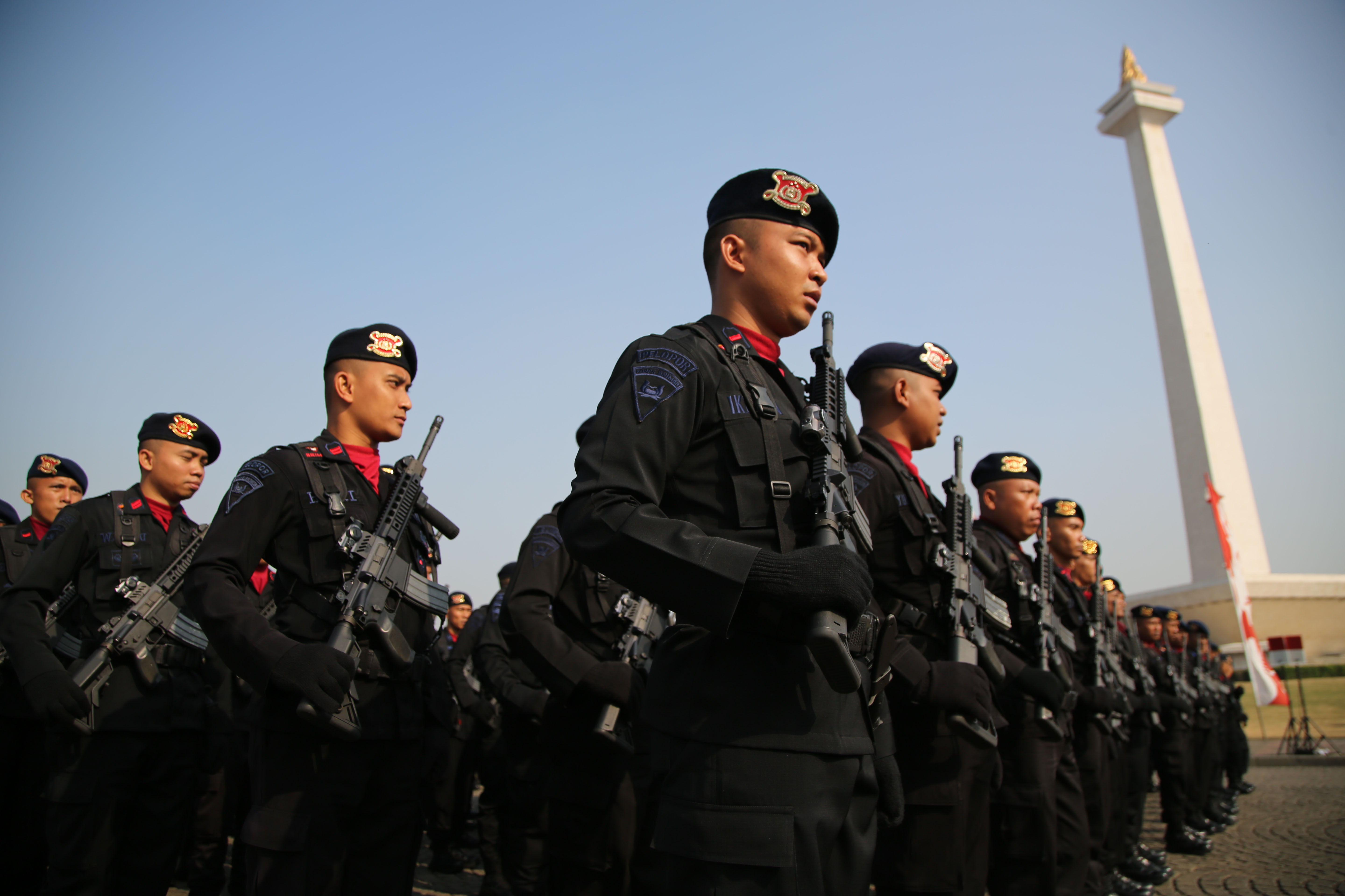 Presiden Joko Widodo meminta Korps Brimob makin profesional.