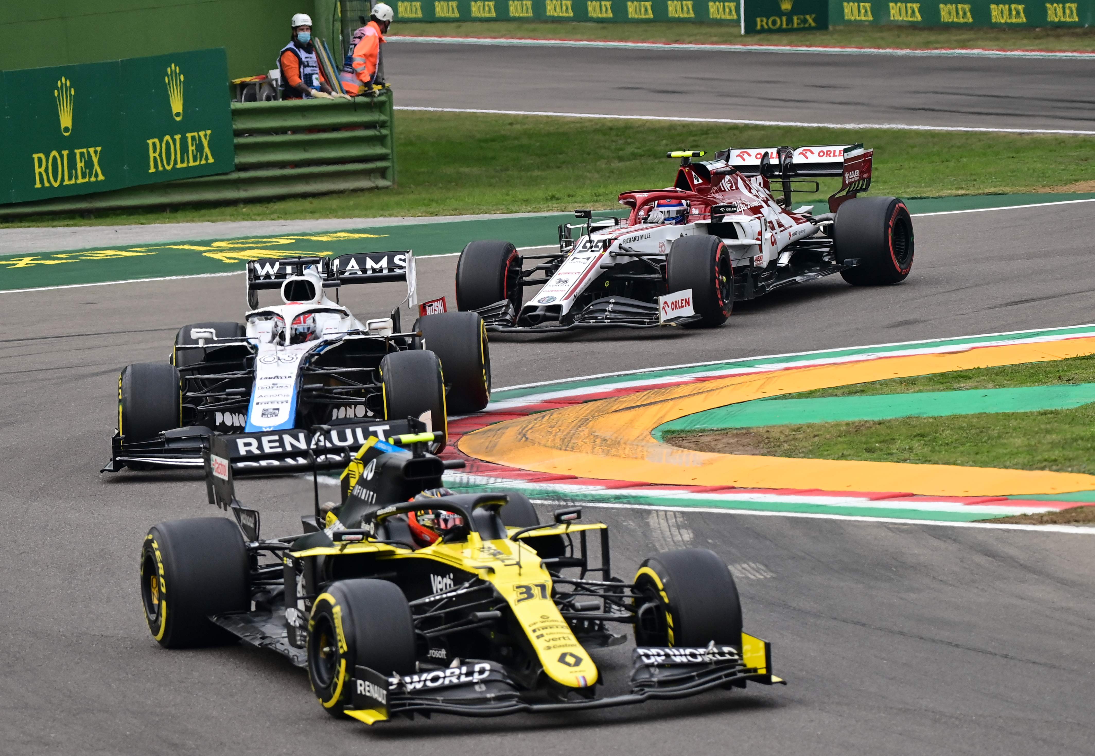 Aksi para pembalap Formula 1 di GP Emilia Romagna