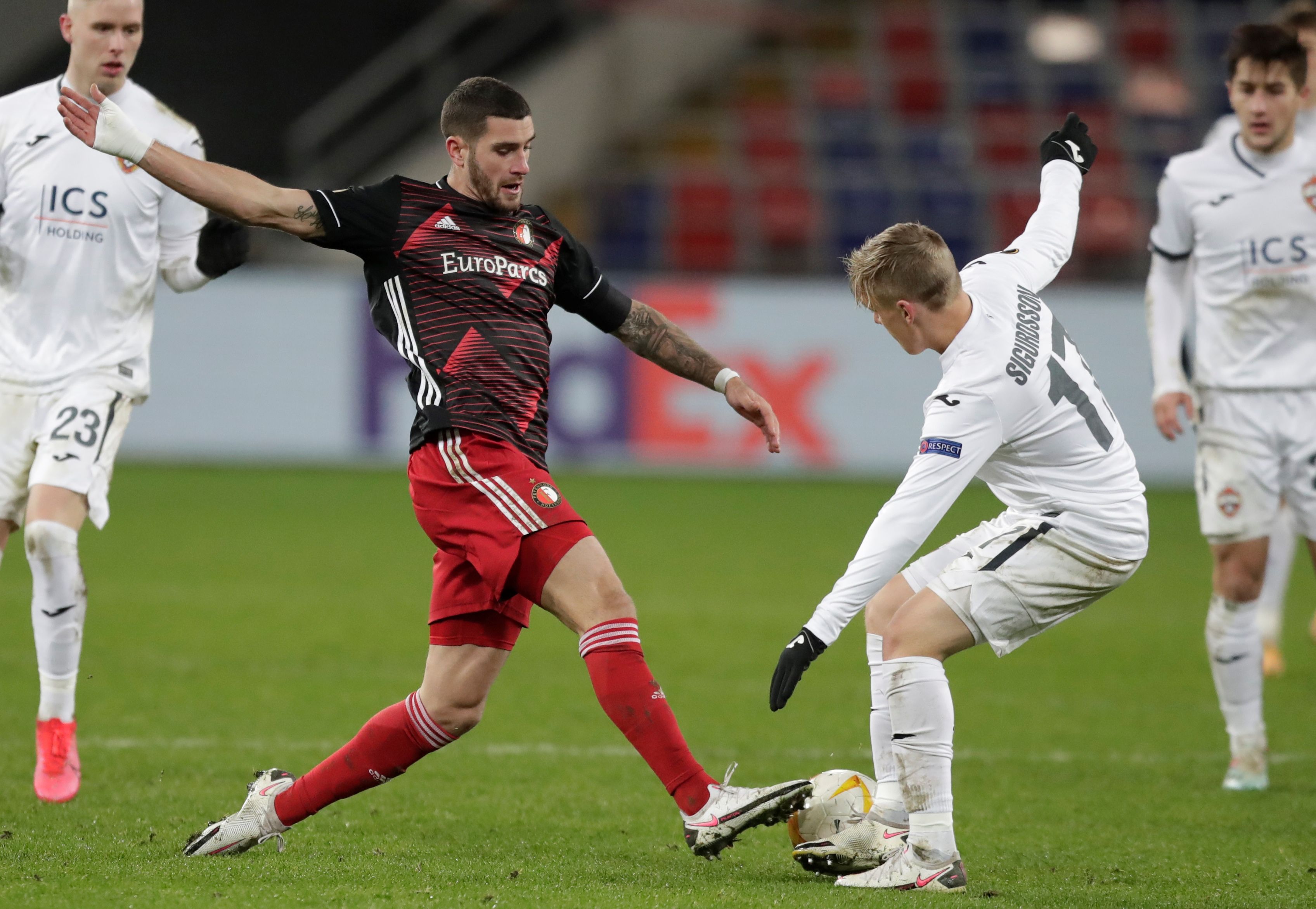 Bermain dengan 10 Pemain, Feyenoord Raih Satu Poin di Markas CSKA