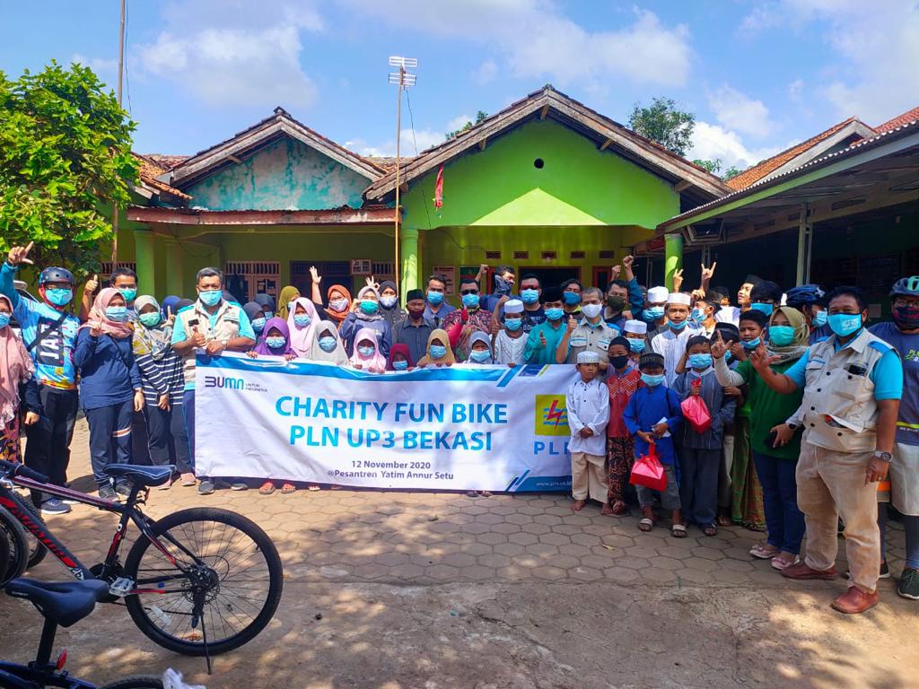 PLN bekasi beri santunan ke Ponpes Yatim Dhuafa di bekasi