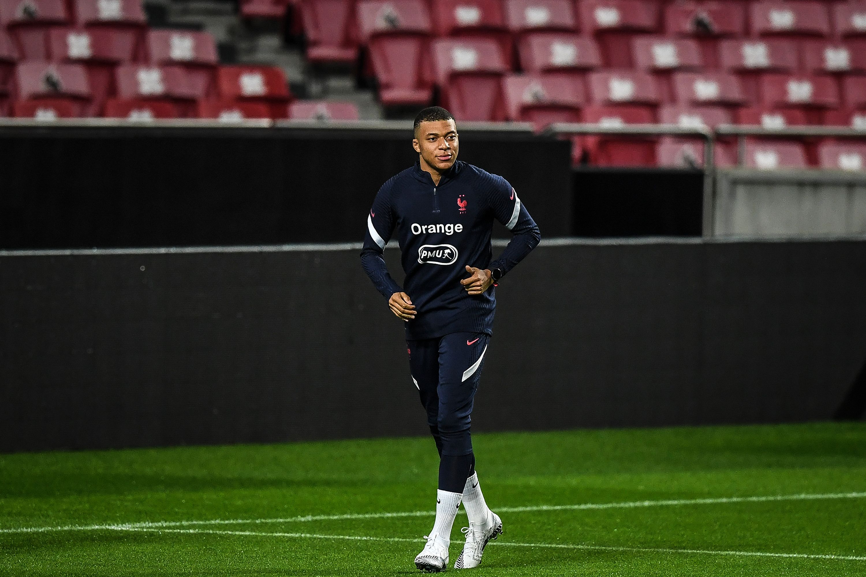 Kylian Mbappe saat sedang berlatih
