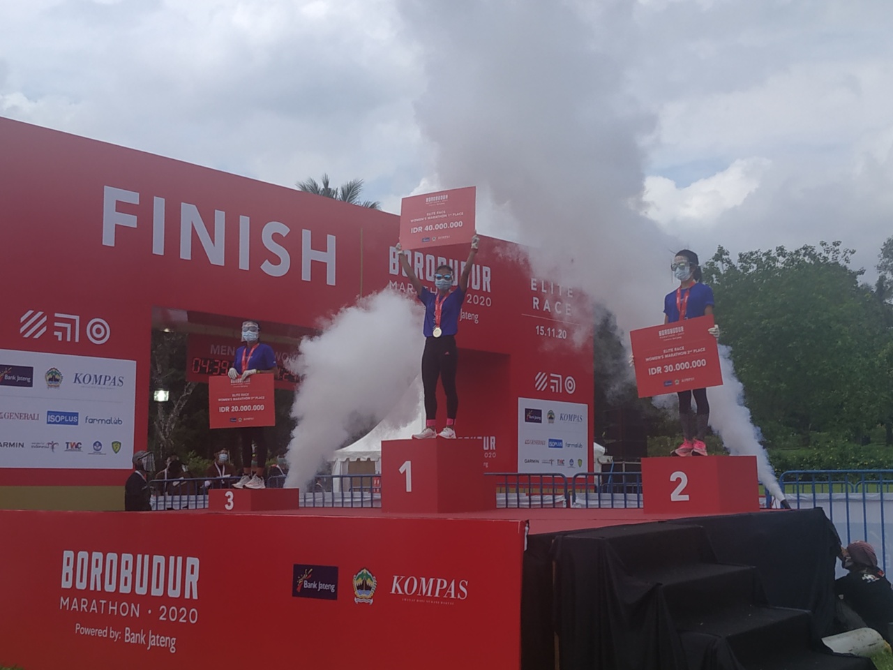 Para Pemenang Borobudur Marathon 2020