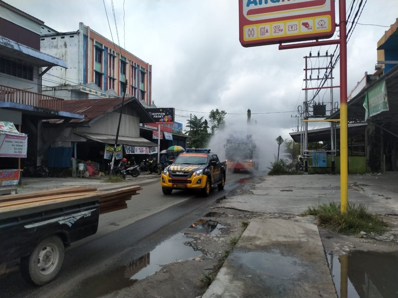 Jalan Protokol di Palangka Raya Kembali Disemprot Disinfektan