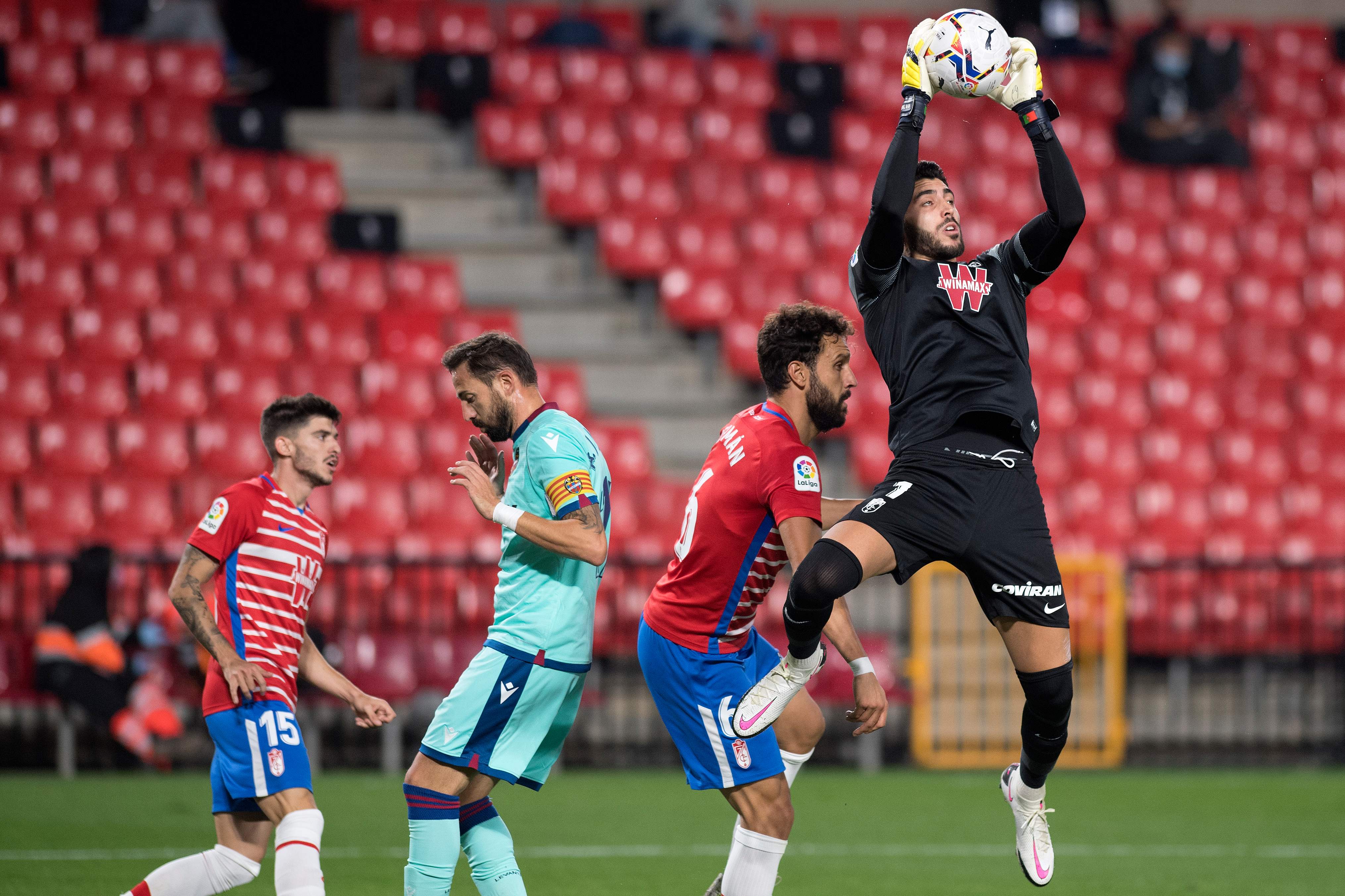 Laga La Liga antara Granada dan Levante.