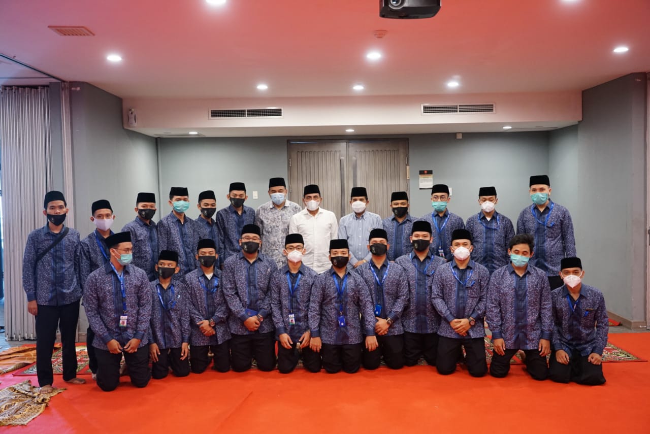 Gubernur Sumatra Utara Edy Rahmayadi (tengah) berforo bersama dengan khalifah MTQ Sumut