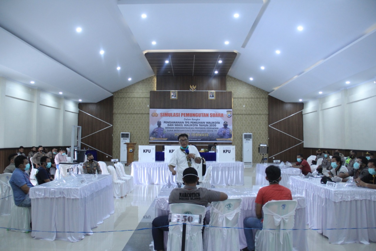 Polres Ternate menggelar simulasi pengamanan Pilkada 2020, Sabtu (28/11/2020)