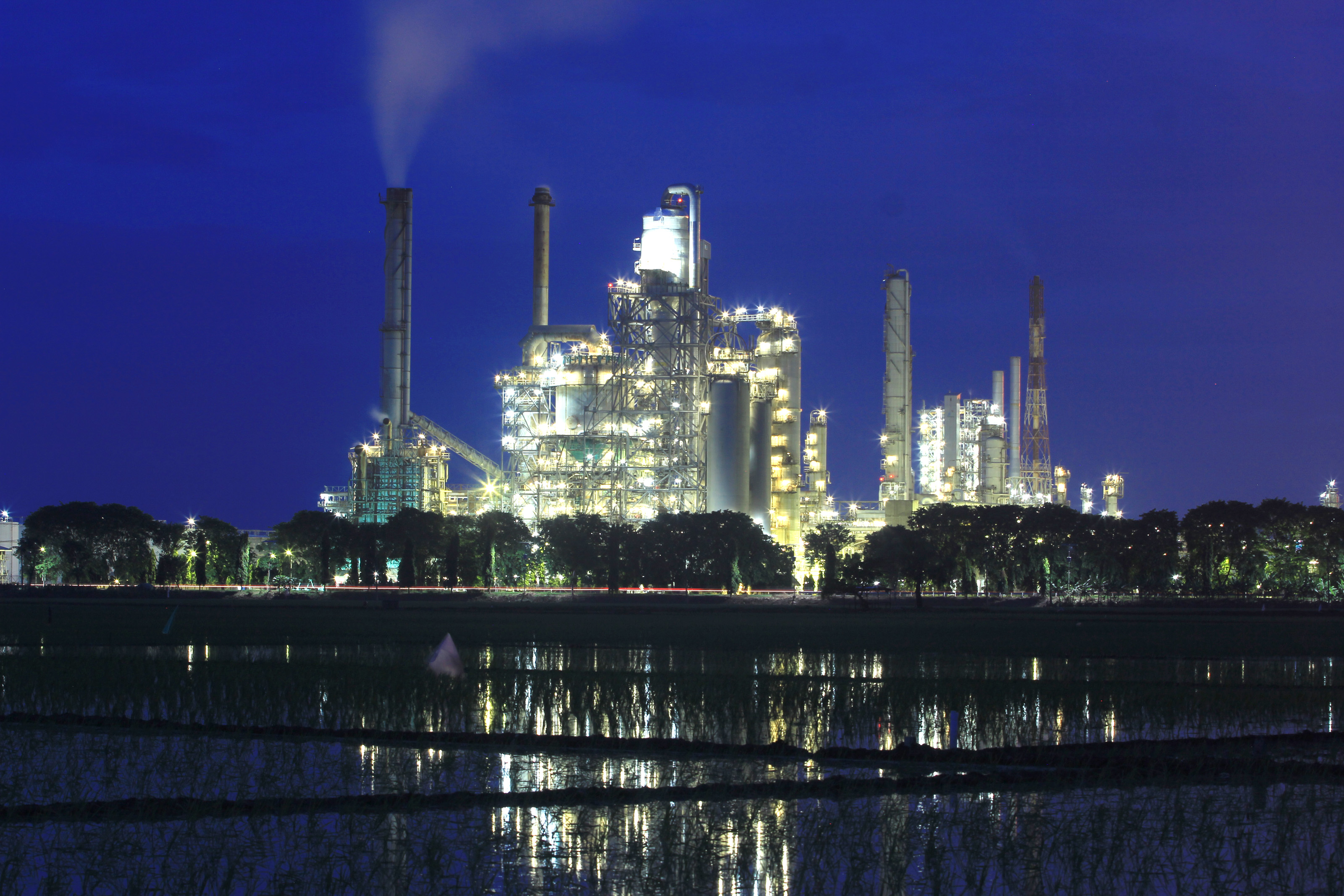 Unit pengolahan VI Pertamina Balongan, Indramayu, Jawa Barat.