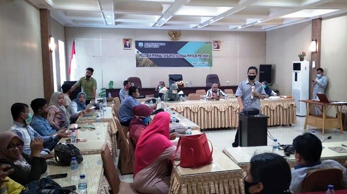  Penyuluh pusat Kementan, Bambang Gatut Nugraha menjadi narasumber Pelatihan Penyusunan Karya Tulis Ilmiah di Tarakan, Kaltara.