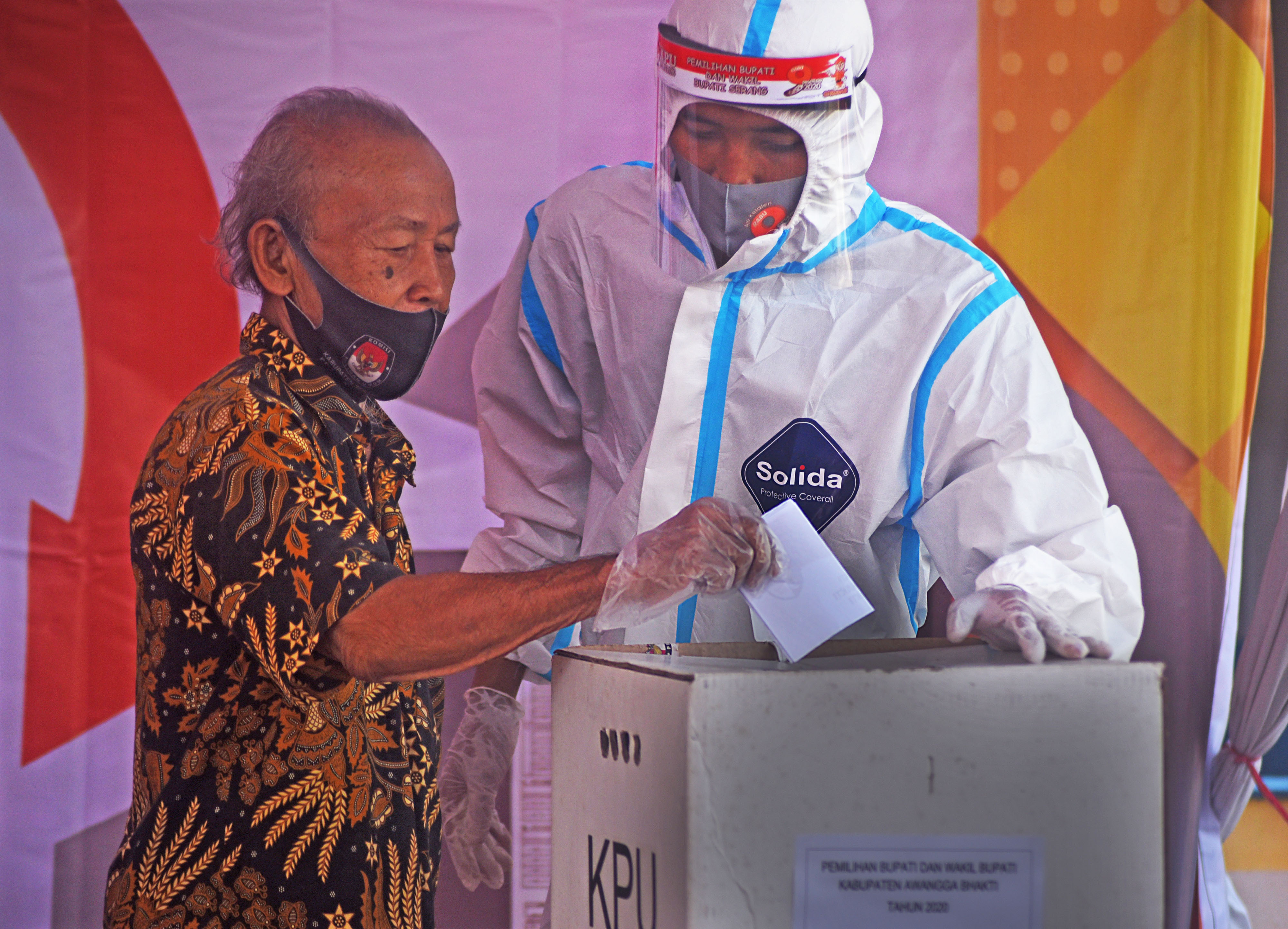 Bawaslu Ingatkan Pemilih Pakai Masker di Hari Pencoblosan