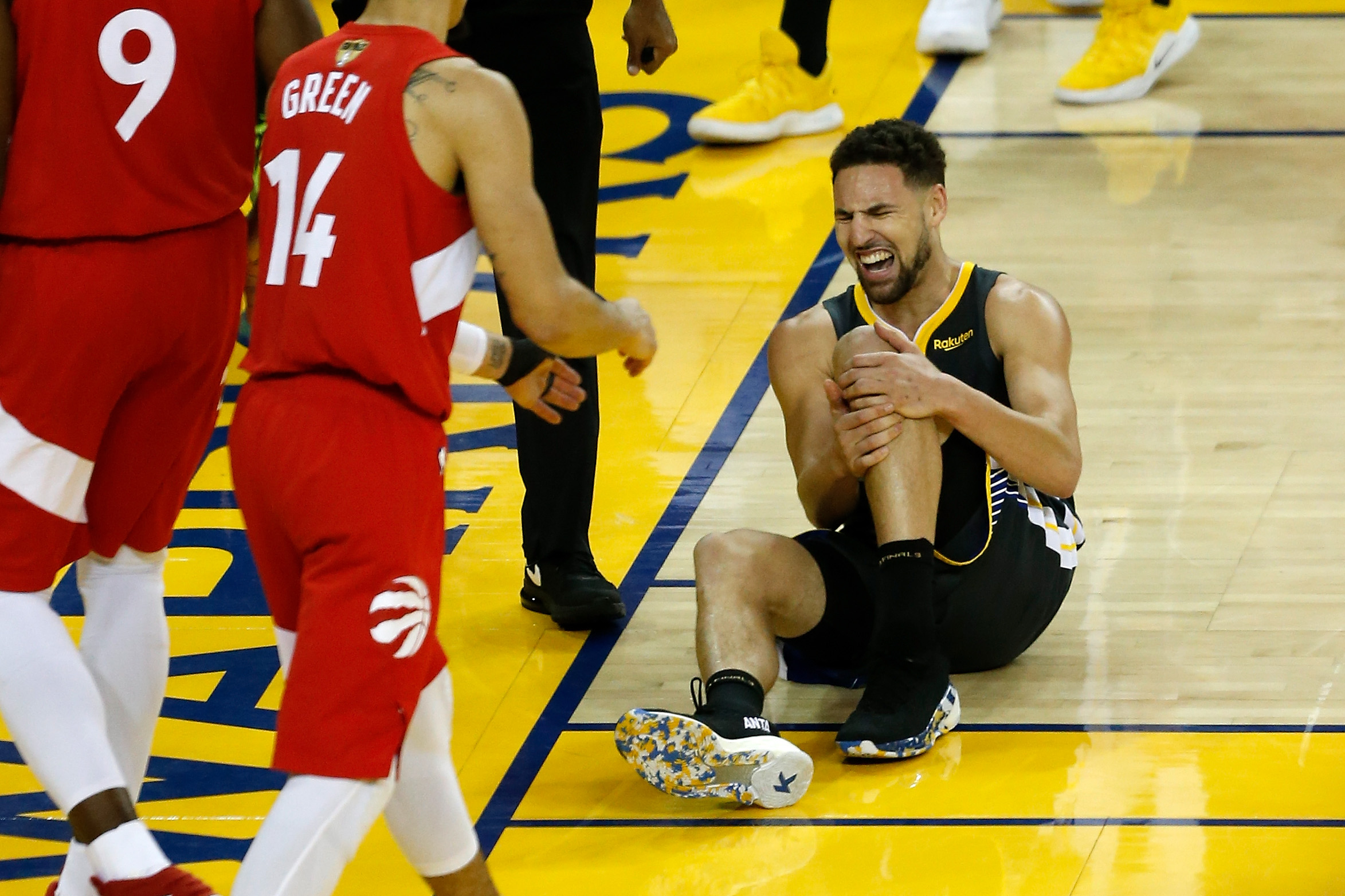 Bintang Golden State Warriors Klay Thompson mengalami cedera dalam laga final NBA 2018 melawan Toronto Raptors.