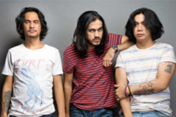 Trio  rock Kelompok Penerbang Roket