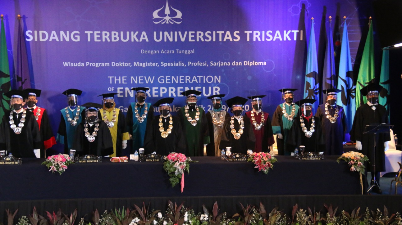 Rektor Universitas Trisakti Jakarta Ali Ghufron Mukti memimpin wisuda 1.886  mahasiswa Usakti secara daring, Senin (23/11/2020).