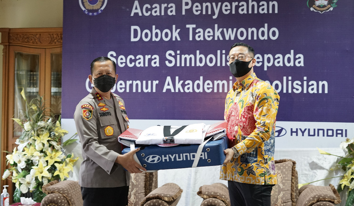 Hyundai dan Kedubes Korsel Donasi Seragam Taekwondo Akpol Semarang
