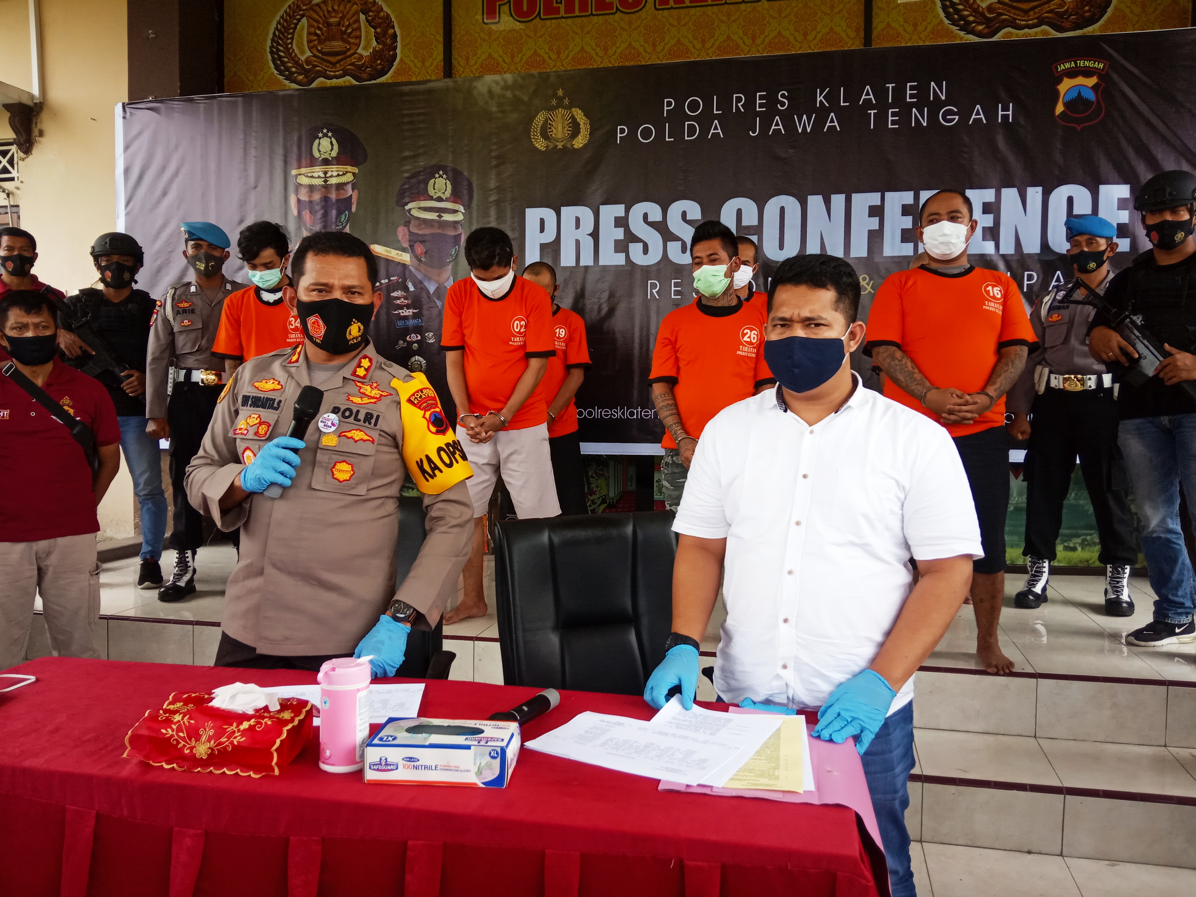 Para tersangka pengedar sabu dan tindak pidana lainnya yang ditangkap Polres Klaten.