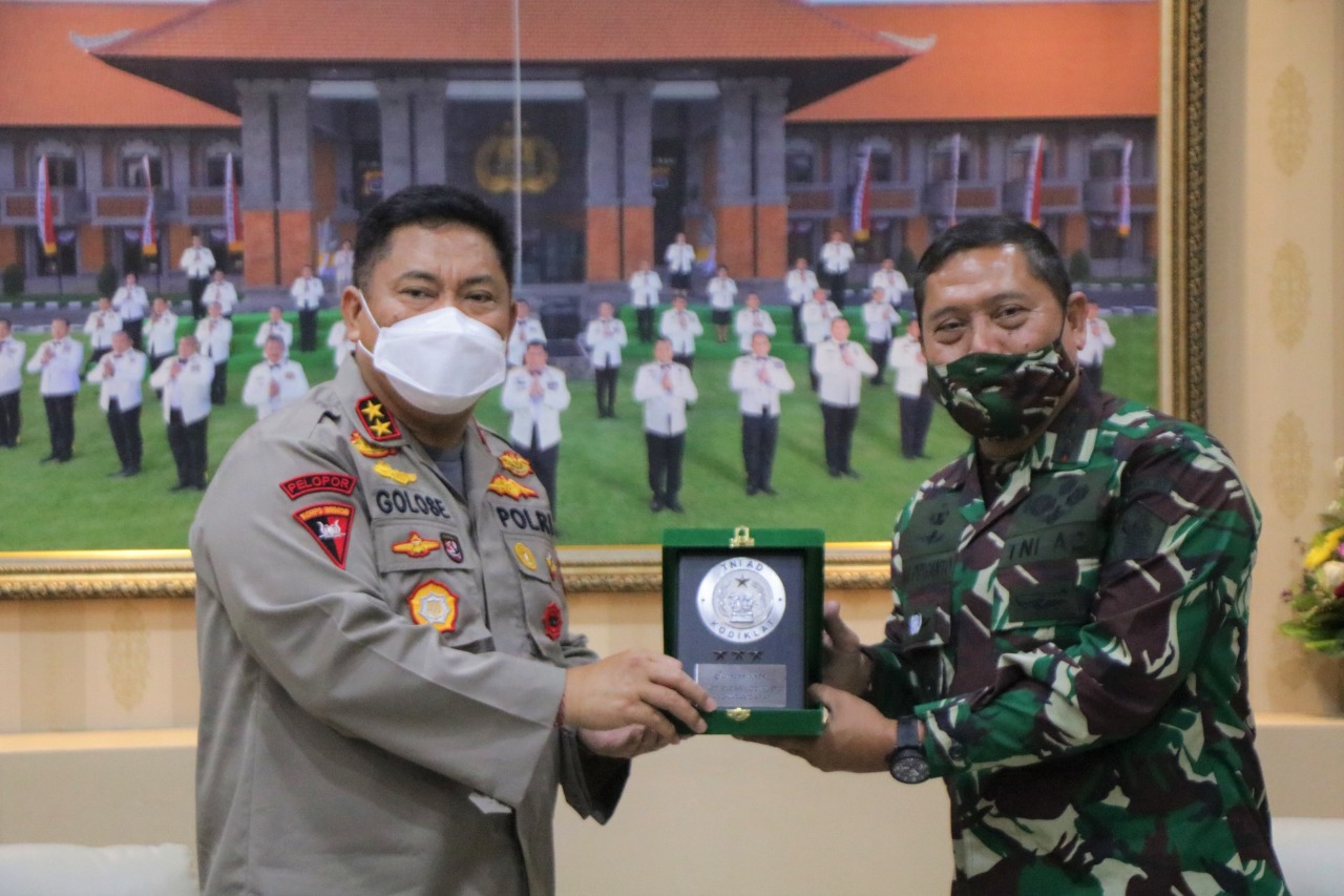 Letjen TNI A.M. Putranto berkunjung ke Mapolda Bali untuk menggalang dukungan menjadi Ketua IMI