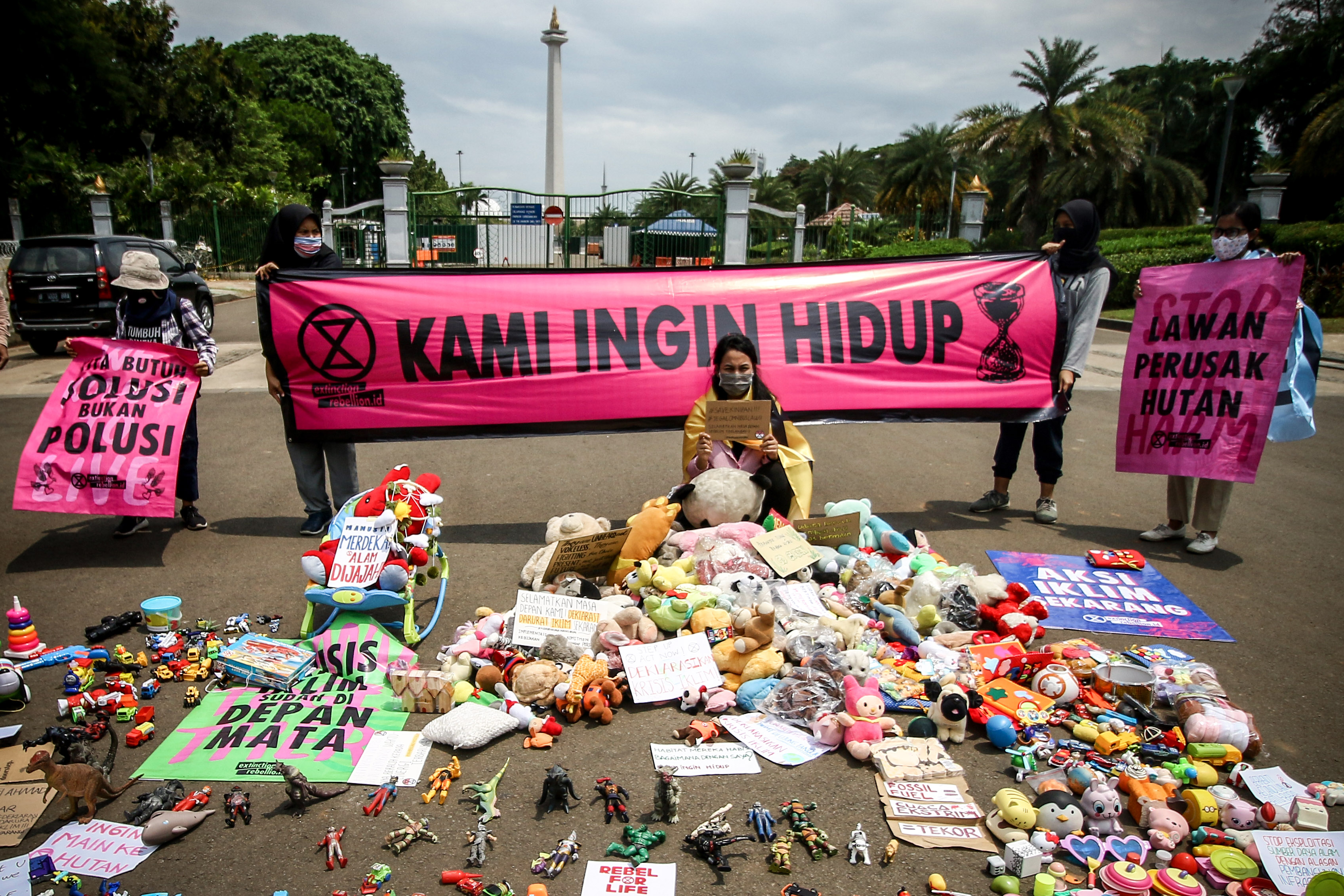Hari Anak Sedunia, Mari Selamatkan Lingkungan