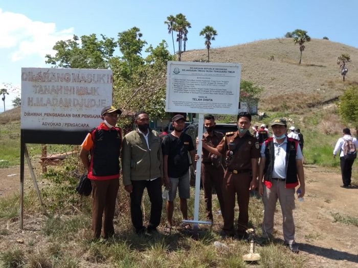 Penyidik Khusus Tindak Pidana Korupsi Kejaksaan Tinggi Provinsi NTT menyita tanah seluas 30 hektar yang berlokasi di Kerangan, Mabar. 