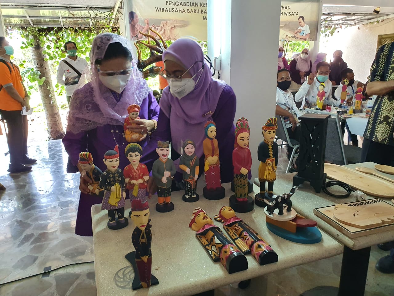 Kerajinan Mandalika, Lombok