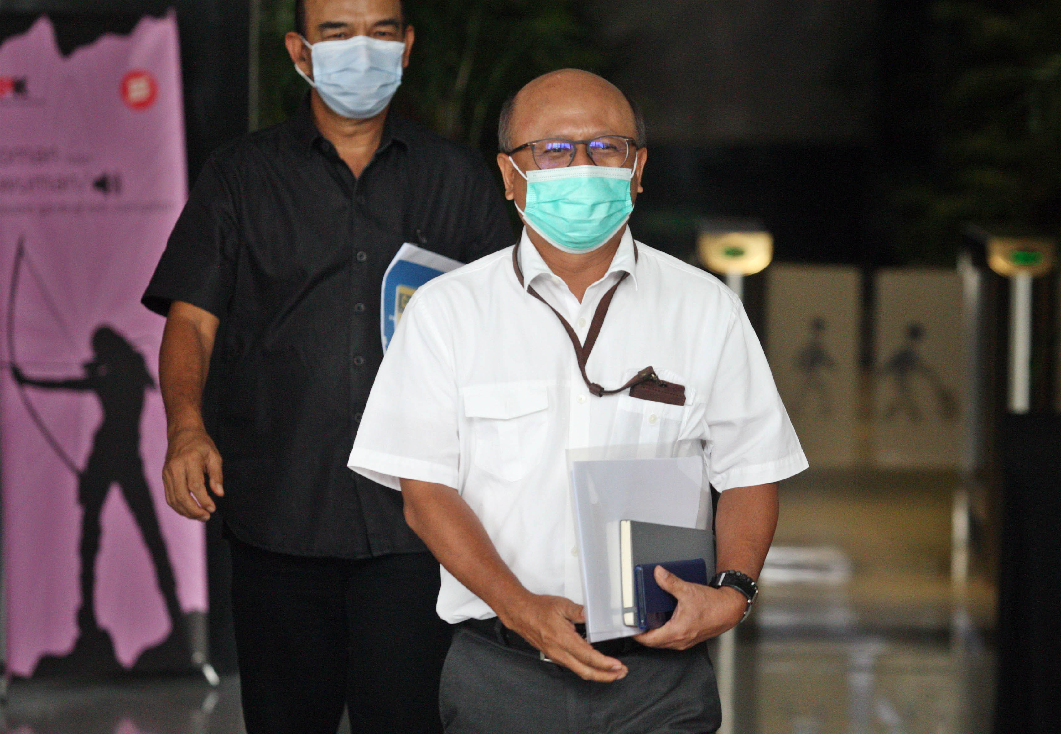  Direktur Utama Jiwasraya Hexana Tri Sasongko usai melakukan pertemuan dengan pimpinan KPK di Gedung KPK, Jakarta, Jumat (13/11/2020).