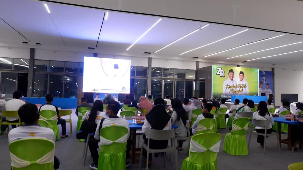 Debat Pilbup Tanbu: Nonton bareng debat Pilkada Tanah Bumbu yang diselenggarakan Tim Relawan 03 ZR. 